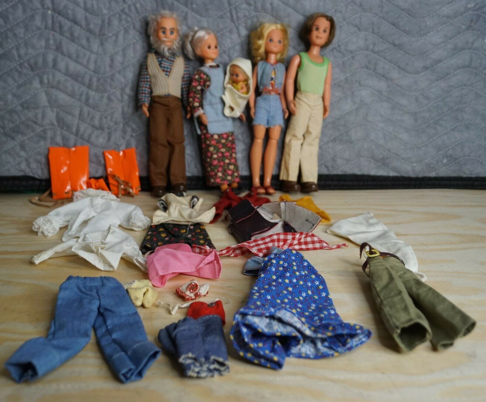 Vintage Mattel Sunshine Family Dolls Accessories Clothing Man Woman & Baby 1970s
