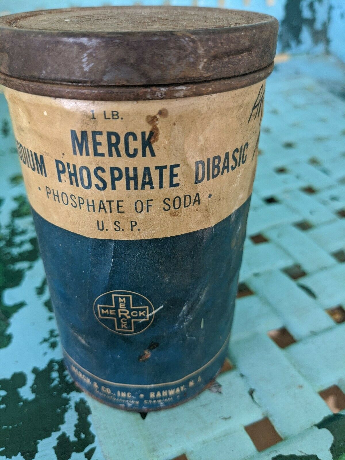 Merck Medicine Bottle Sodium Phosphate Dibasic Of Soda Antique Vtg Can Paper Tin