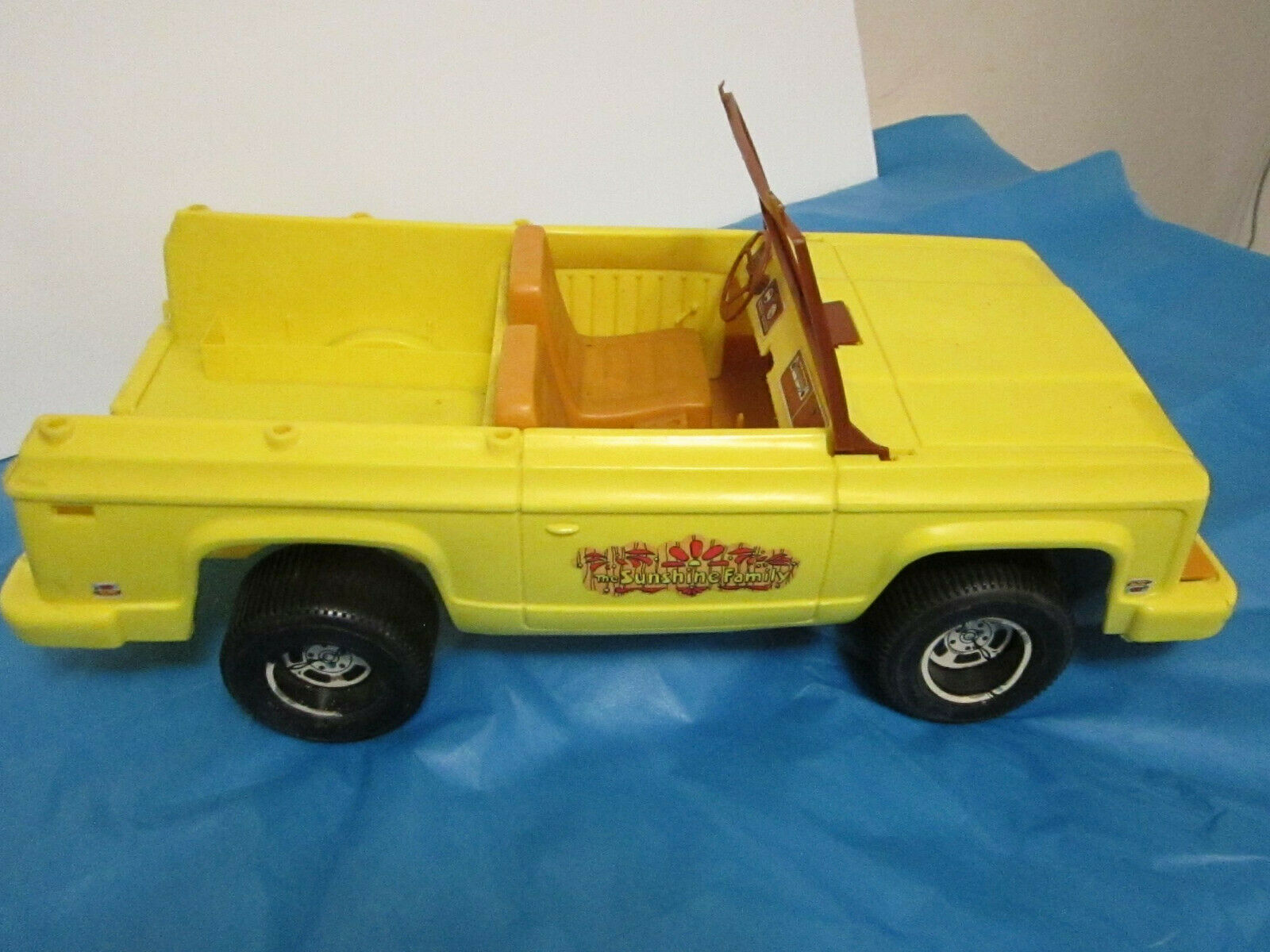Sunshine Family Yellow Van Jeep Truck Vtg Piggyback Shack 70s Mattel