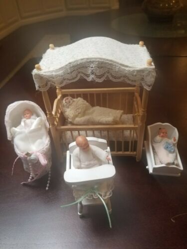 Vintage 9-piece Lot Of Baby Dollhouse Nursery Furniture And Babies W/clothes