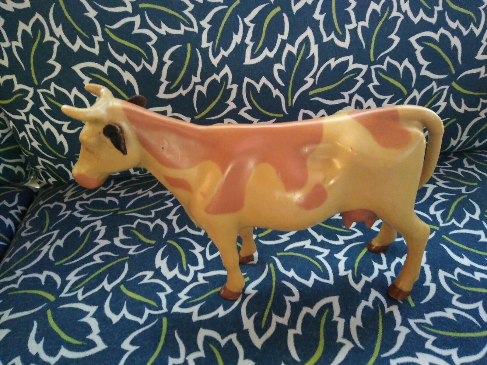 Vintage 1976 Sunshine Family Farm Mattel Cow Figure
