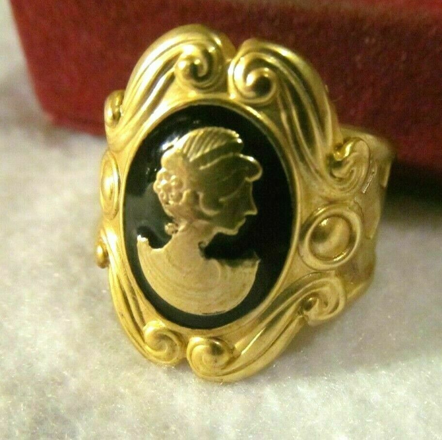 Pretty ,victorian  Enamel Etruscan  Cameo Wide Gold Ring