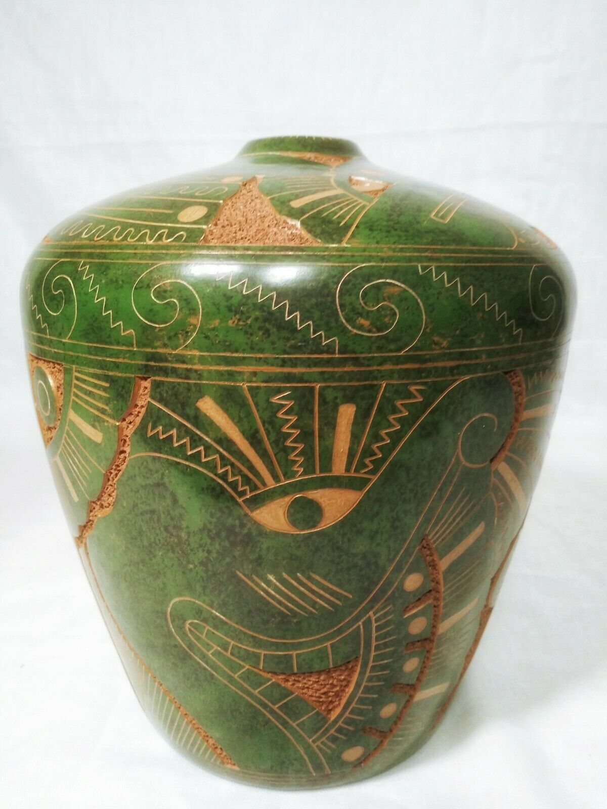 Nicaraguan Pottery Vase Hand Crafted By Jose Guerrero San Juan. Artist Signed.